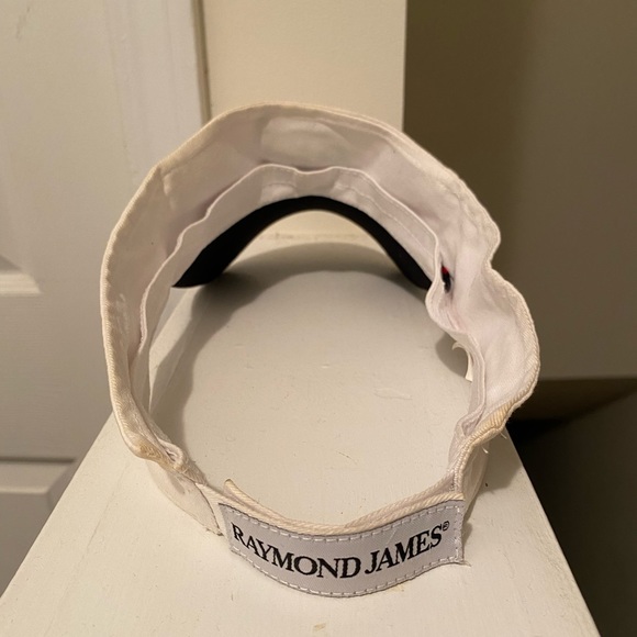 Tampa Bay Buccaneers Unisex White, Blue and Red Visor One Size Fits All - Picture 4 of 4